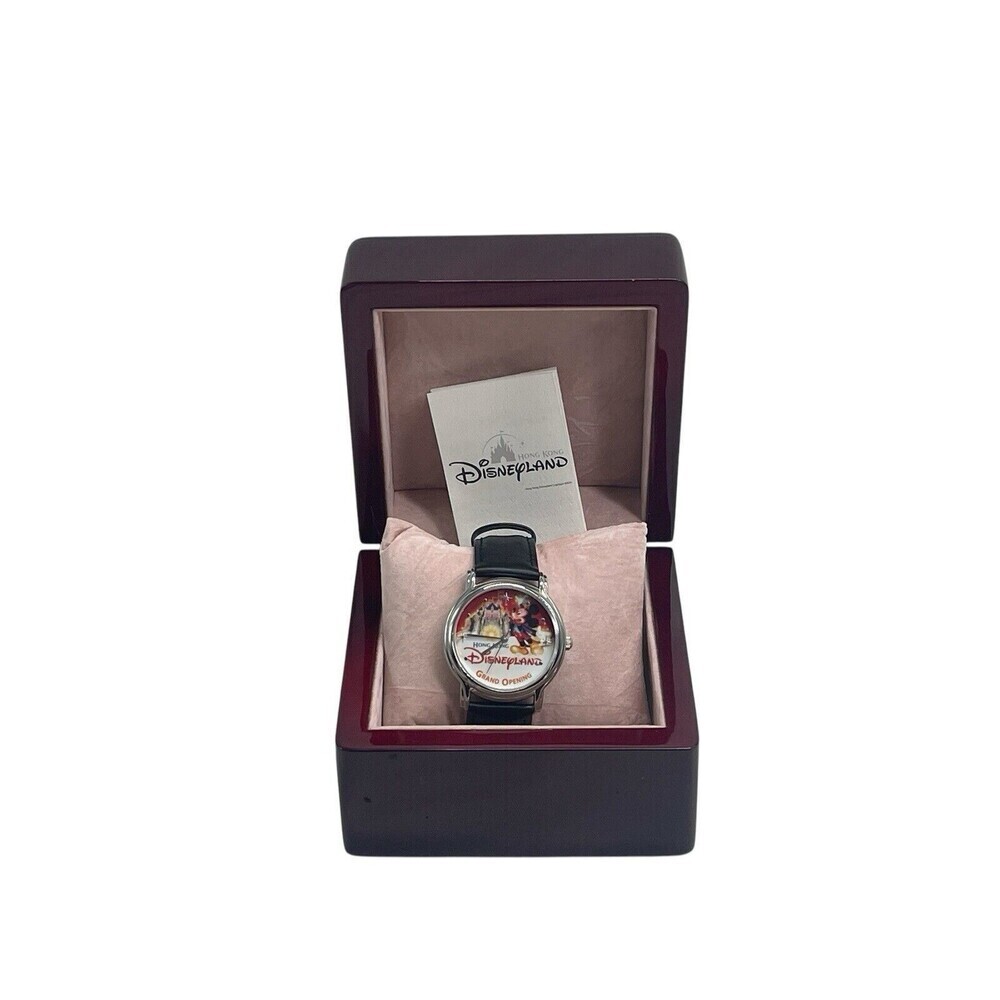 Vintage Watch Hong Kong Disneyland in original box RARE